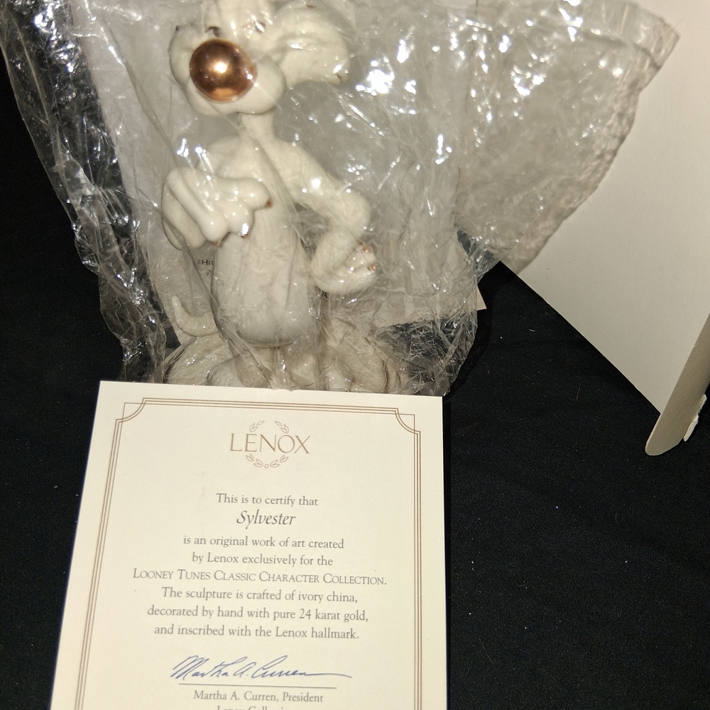 Lenox Sylvester Ivory China Figurine with 24 Karat Gold Handcrafted Accents!